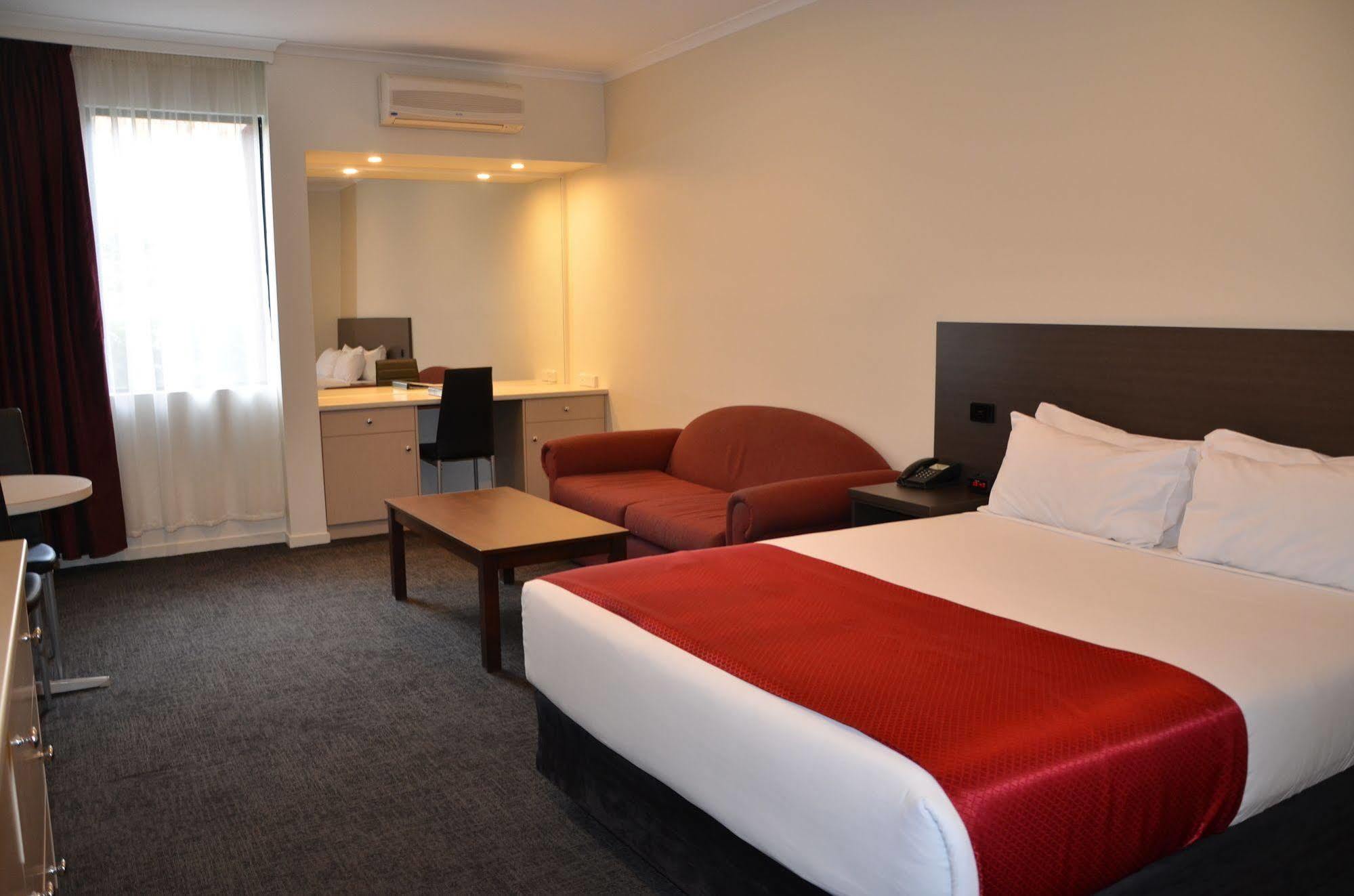 Mitcham Quality Hotel Manor מראה חיצוני תמונה