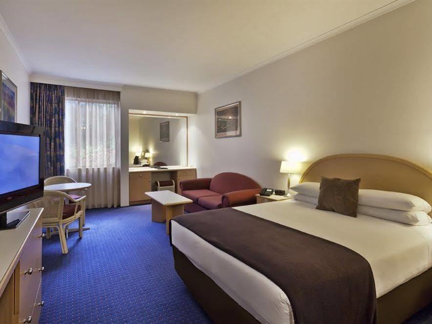 Mitcham Quality Hotel Manor מראה חיצוני תמונה