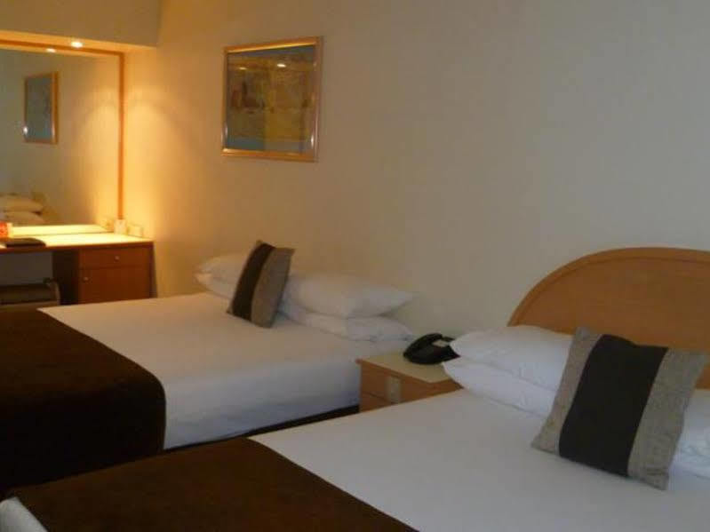 Mitcham Quality Hotel Manor מראה חיצוני תמונה